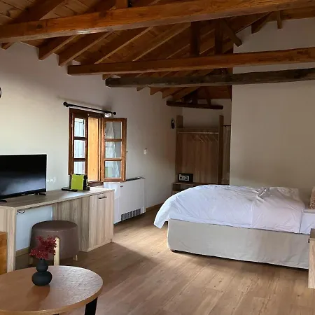 Ξενοδοχείο με διαμερίσματα Melofegaro Παλαιός Παντελεήμων