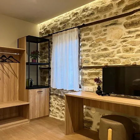 Ξενοδοχείο με διαμερίσματα Melofegaro Παλαιός Παντελεήμων