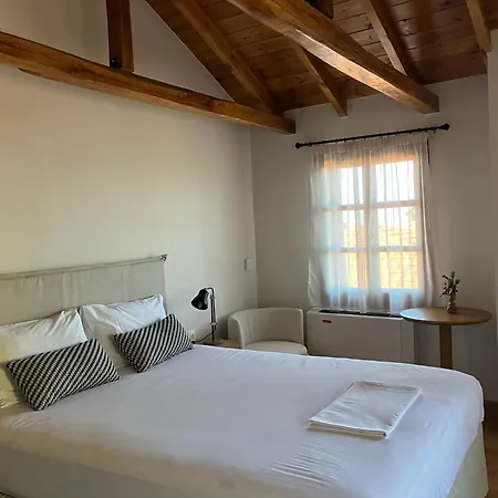 Ξενοδοχείο με διαμερίσματα Melofegaro