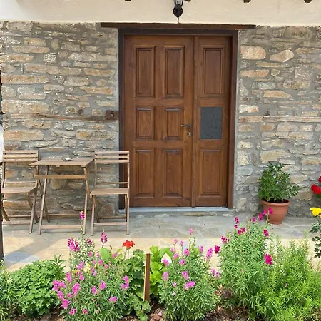 Ξενοδοχείο με διαμερίσματα Melofegaro 4*